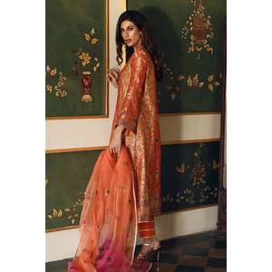 Ensemble chemise en satin, dupatta et pantalon à motif perles - Product Image 3