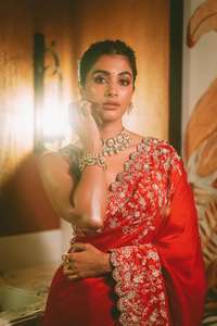 Blouse ethnique non cousue Lehenga Saree Set avec fil en filet papillon et broderie à paillettes pour les fêtes d'hiver et d'été - Product Image 2