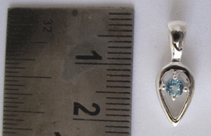 Colgante de Topacio Azul Redondo Facetado de 0.15ct, Piedra Natural con Plata 925 Bañada en Rodio, Amuleto Religioso, Joyería de Lujo - Product Image 1