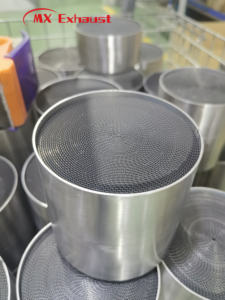 Ukuran besar metalik katalis Euro1, <span class=keywords><strong>2</strong></span>, <span class=keywords><strong>3</strong></span>, 4 dengan S core <span class=keywords><strong>3</strong></span> core katalis Converter - Product Image 4