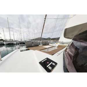 Catamarán Velero Bali 4.3, Embarcación Premium para Aventureros - Product Image 2