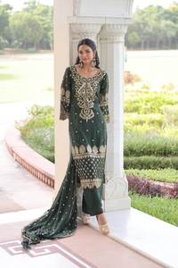 Salwar Kameez de style pakistanais et indien de qualité standard avec un travail de broderie lourd en faux georgette pour les tenues de fête - Product Image 3