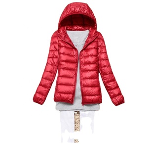 Chaqueta acolchada de algodón tejida de lona ecológica gruesa con capucha delgada cálida para exteriores de invierno más nueva con sombrero desmontable para mujer - Product Image 1