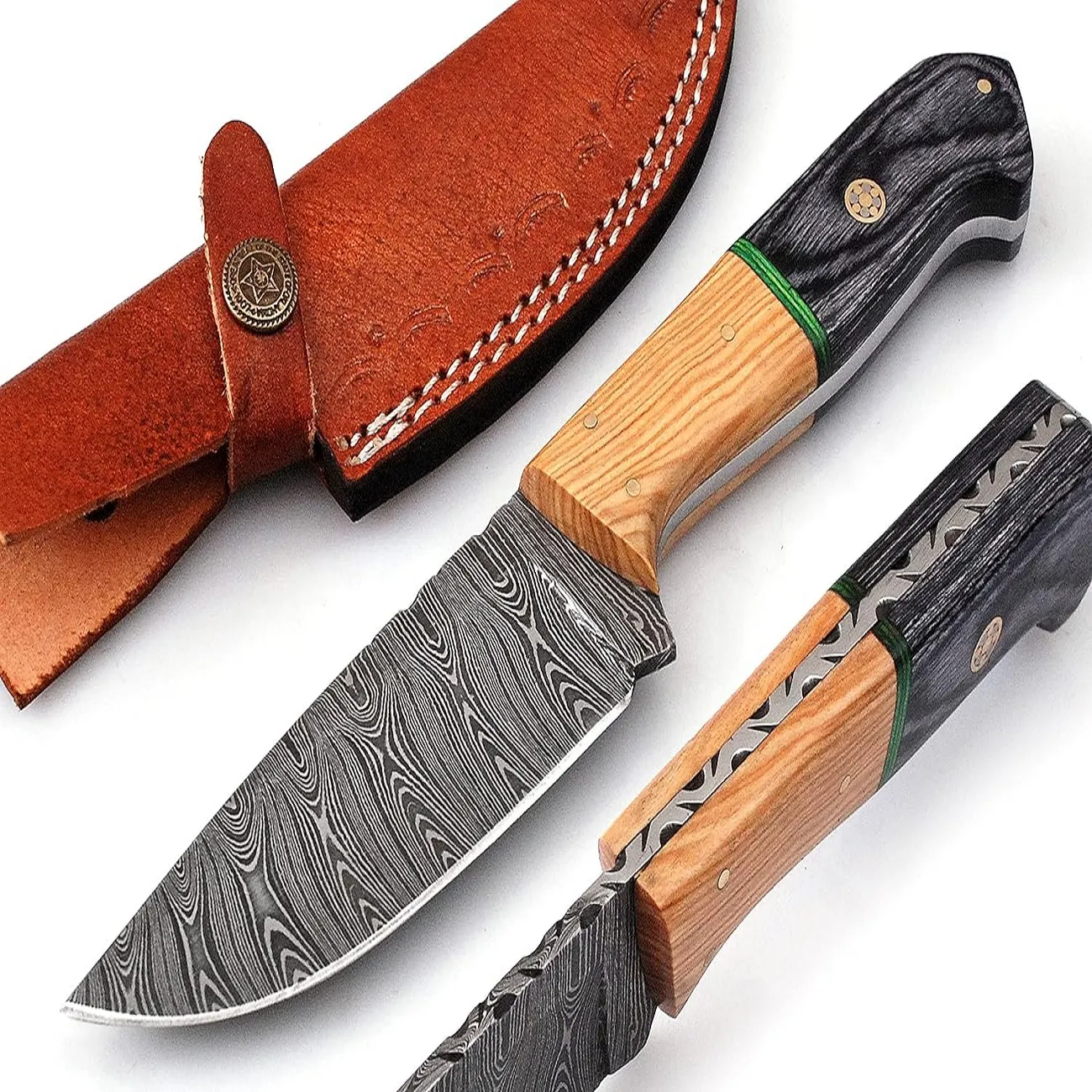 Commercio all'ingrosso 2024 nuovo design in acciaio damasco coltello tattico a lama fissa da caccia coltello a gancio con manico in legno cassa in pelle