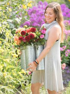 Venta al por mayor de macetas de flores de diseño Caddy de metal personalizadas al mejor precio de la India para jardín y uso doméstico - Product Image 5