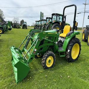 Mini tracteurs John Deere avec des moteurs puissants et un 4x4 durable - Product Image 1