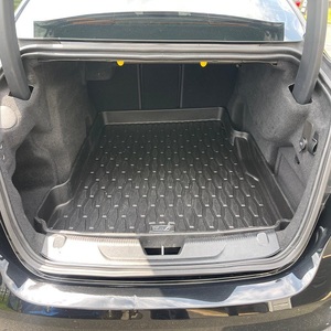 Paquete Premium 2019 Jaguar XE inspeccionado 3.0L Supercharged V6 All Wheel Drive 8-Speed Automatic Luxury Sedan Left Hand Drive - Product Image 5