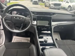 Jeep Grand Cherokee Altitude 2023 - Product Image 2