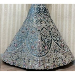 Vente en gros exclusive Riddhi Suman Bridal Lehenga Heavy Zari & Jarakn Work 12 Kali Flare 5m Double Dupatta Four Side Border - Product Image 4