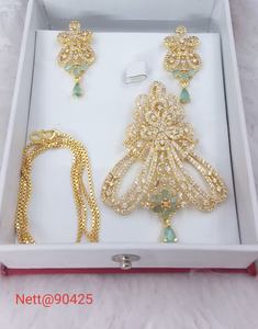 Elegante conjunto de pendientes de collar de diamantes americanos para mujer adecuado para recepciones de trajes tradicionales y eventos especiales - Product Image 5