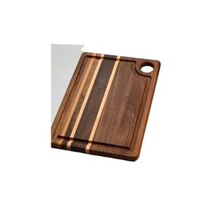 เขียงไม้ธรรมชาติเป็นการผสมผสานที่น่าทึ่งของสไตล์และประโยชน์ใช้สอยที่ออกแบบมาเพื่อยกระดับประสบการณ์ในครัวของคุณ - Product Image 1