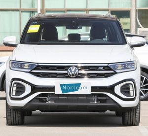 2026 pour T-ROC 300TSI DSG 2WD Starlight Turbo FWD Boîte automatique 7 vitesses Sièges en cuir ACC SUV compact d'occasion 5 portes 5 places - Product Image 1