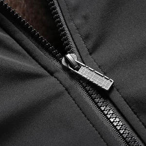 Chaqueta Softshell de Invierno para Hombre con Cuello Alto y Logotipo Frontal, Tejido de Nailon/Poliéster, Moderna, Cómoda, Informal para Adultos - Product Image 5