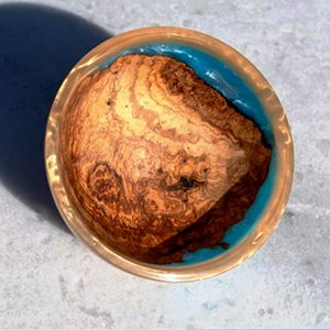Bol de terre en résine moyenne taille de produit personnalisée faite à la main en Inde avec bois et résine pour les fêtes meilleur prix en ligne - Product Image 3