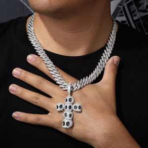 Pendentif Hip Hop Moissanite en argent classique à la demande pour tenue de bureau tenues décontractées et formelles disponibles au meilleur prix - Product Image 1