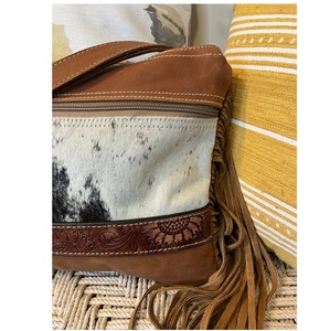 Bolso Bandolera de Cuero Vacuno de Alta Calidad para Mujer, Estilo Bohemio, Borla de Cuero Genuino, Flor, Color Personalizado, Otoño - Product Image 2
