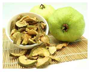 Tranches de goyave séchées du Vietnam AD Collation de goyave déshydratée douce verte et rouge au goût naturel pour l'exportation et la vente au détail - Product Image 1