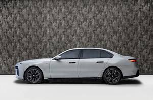 Gebrauchter 2025 BMW 760i Limousine Exportbereit - Product Image 5