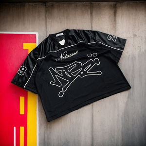 T-shirts en maille à col en V surdimensionnés en polyester imprimé rétro de style streetwear d'été pour hommes, personnalisés par OEM, en tissu satiné - Product Image 3