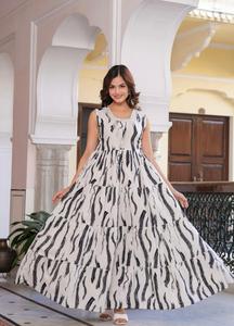 Haute qualité à la mode élégant blanc Maxi tenue d'été tissu doux Maxi robe blanche - Product Image 3