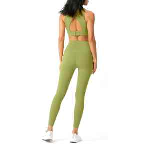 Ensemble de yoga pour femmes personnalisé, tissu en spandex/polyester solide et flexible pour les routines de fitness, respirant, séchage rapide, confort à long terme - Product Image 5