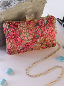 Sacs à main artisanaux élégants Pochettes brodées à détails ethniques Sacs de soirée personnalisables Offre Spéciale au Canada BY LUXURY CRAFTS - Product Image 2