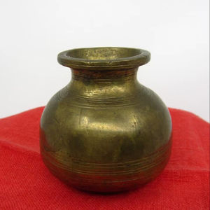 Pot d'eau en laiton de dernière conception pour verres Lota d'eau de taille et de forme personnalisées de qualité supérieure - Product Image 1