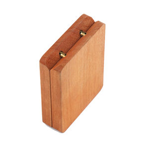 Caja de exhibición de anillo giratorio de nogal negro de gama alta creativa perfecta para propuesta compromiso confesión logotipo personalizable madera maciza - Product Image 2