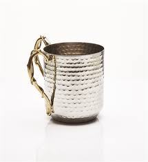 Tasses en métal antique fabriquées à la main avec des finitions rustiques idéales pour ajouter du caractère à votre collection de café ou de thé - Product Image 5