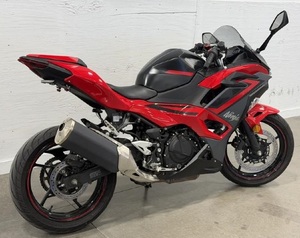 Motocicleta Deportiva NINJAs 500 ABS 2025, Nueva, con Motor Paralelo Bicilíndrico Refrigerado por Líquido, ABS, Alto Rendimiento, para Carreras y Calle - Product Image 4