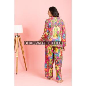 Conjunto térmico de pijama de algodón indio Traje de noche floral caliente para mujeres Precio directo de la India - Product Image 2