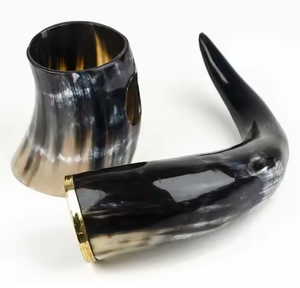 Corne à boire viking médiévale gravée à la main, 100% naturelle, sculptée à la main, durable, style imitation antique par Decor World Expo - Product Image 4