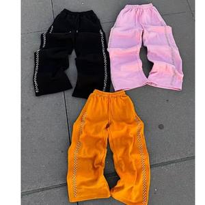 Ensemble de sweat-shirt à capuche personnalisé pour homme, imprimé à l'écran, lavé, avec pantalon de survêtement à jambes évasées, orné de strass, pour l'hiver - Product Image 5