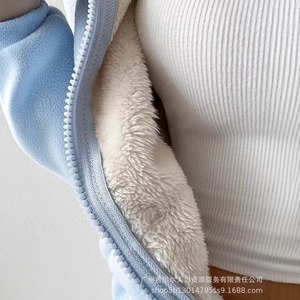 Veste à capuche chaude et confortable pour femme en coton 100% pour l'hiver, doublée de polaire, fermeture éclair, poche kangourou, logo sur le devant - Product Image 5