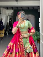 Magnifique Choli Lehenga de mariage en soie Paithani jacquard extensible et réversible, avec broderie Zari et sequins