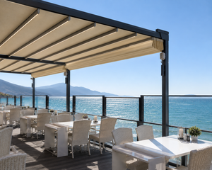 Pergola extérieure moderne en aluminium WISE COMPANY 160x176 avec revêtement poudré, écologique, avec système de verre à piston en verre trempé - Product Image 3