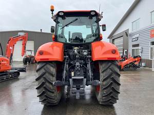 Tractor M7-171 PREMIUM KVT 2018 - Tractor de Alta Potencia con Cabina Premium y Transmisión Continuamente Variable - Product Image 5