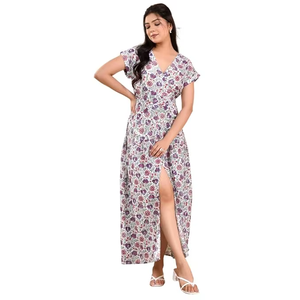 Vestido cruzado de seda crepé con manga casquillo floral blanco moderno perfecto para fiestas de brunch y reuniones al aire libre - Product Image 4