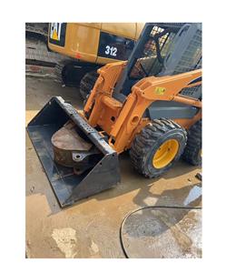 Utilisé pour chargeuse compacte à moteur, capacité nominale de 4 tonnes, avec boîte de vitesses et pompe - Product Image 5