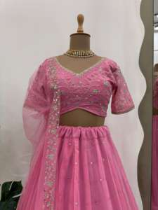 Hermosa ropa de fiesta Lehenga Choli con hilo y trabajo de secuencia - Product Image 4