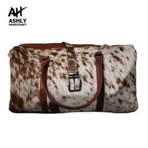 Sac polochon en cuir de vachette grain supérieur fabriqué à la main Weekender Bandoulière réglable Poche avant zippée Sac de voyage sport élégant - Product Image 2