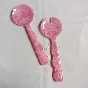 ชุดเซ็ตสลัดเรซินพร้อมด้ามจับยาวเครื่องครัวดีไซน์ล่าสุดทำจากเรซินสีชมพู - Product Image 4