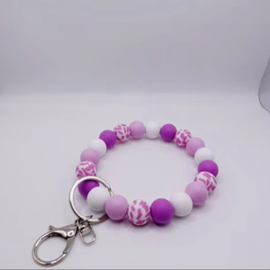 Porte-clés fait main avec perles en bois et anneau en acier inoxydable | Porte-clés coloré en perles de bois et acier inoxydable | VRNQ - Product Image 1