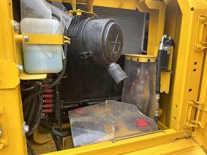 Pelleteuse sur chenilles d'occasion Komatsu PC130 2024 Modèle de moteur Offre Spéciale d'occasion au Japon - Product Image 4