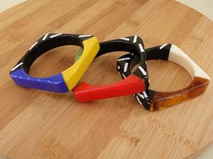 Pulseras de moda de resina de lujo de la mejor calidad para mujer, nuevo diseño de brazalete transparente negro, joyería de exportación de alta calidad - Product Image 3