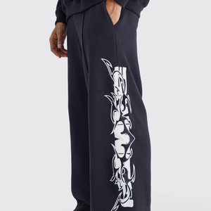 Conjunto de sudaderas con capucha y pantalones de chándal con estampado gráfico de estilo callejero para hombre, perfecto para el invierno, chándal de color de contraste de gran tamaño para hombre - Product Image 5