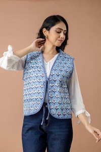 Gilet matelassé en coton Style vintage Gilet matelassé Vestes, Manteau à fleurs à col en V Cadeaux de vacances Veste sans manches pour femmes Cadeaux - Product Image 4