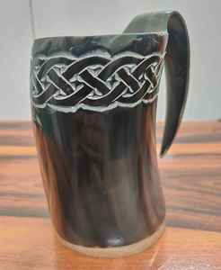 Mug en corne de Viking naturel et écologique, sculpté style ange, poli et naturel, à prix abordable - Product Image 6