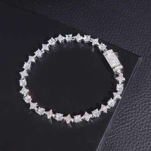 Pulsera de diamantes de moissanita de forma redonda blanca, pulsera personalizada de Plata de Ley 925, regalo para ella - Product Image 4