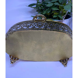 Joyero de metal y vidrio de diseño superior, joyero de forma ovalada de tamaño personalizado hecho a mano a un precio asequible, acabado en oro - Product Image 2